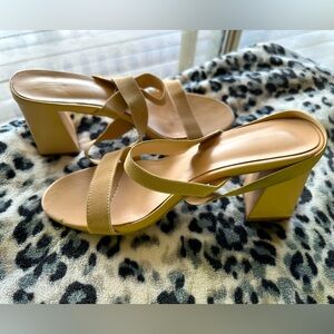 Size 8 chunky heel tan color . Wore once